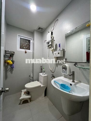 CHO THUÊ NHÀ NGUYÊN CĂN MỚI ĐẸP, 2 TOILET Q8