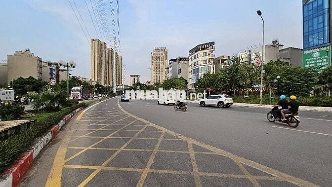 RẺ NHẤT- Nhà mặt phố- 119m²– vỉa hè đá bóng– ô tô vào nhà-kinh doanh