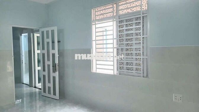 Nhà trệt 2 lầu 3 pn 3 wc sân thượng