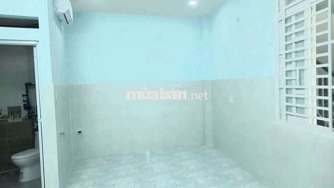 Nhà trệt 2 lầu 3 pn 3 wc sân thượng