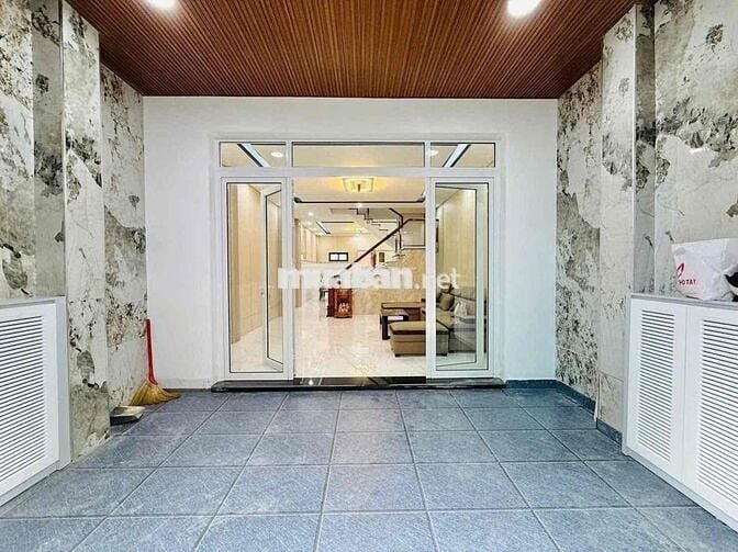 Nhà Mới Xây 100% DT 5x18 1Trệt 2Lầu 4Pn 3Wc Full Nội Thất Mới Hẻm Ôtô