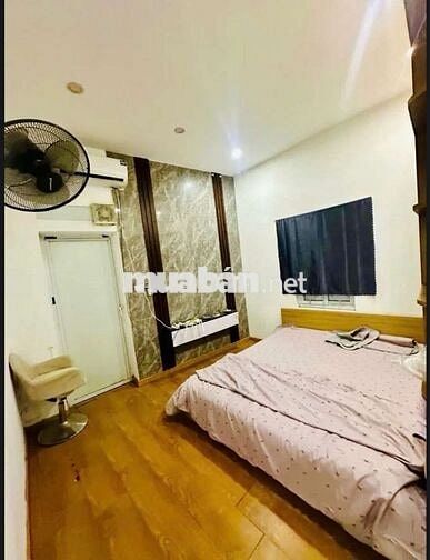 NHÀ TRUNG TÂM HAI BÀ TRƯNG 4 TẦNG 3 NGỦ 3 VỆ SINH