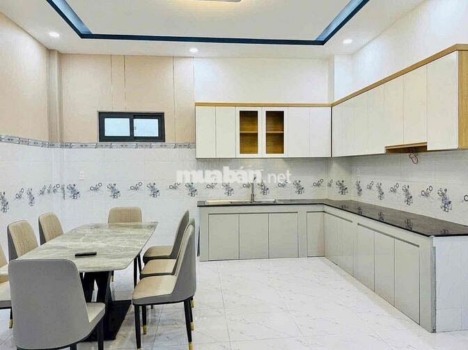 Nhà Mới Xây 100% DT 5x18 1Trệt 2Lầu 4Pn 3Wc Full Nội Thất Mới Hẻm Ôtô