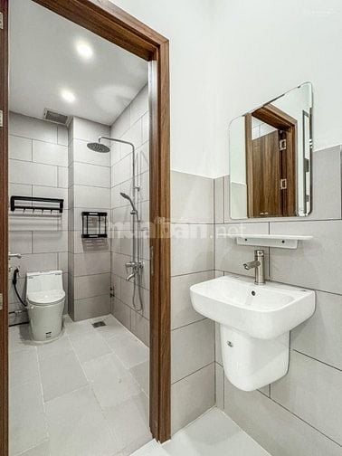 NHÀ PHỐ GIÁ HẺM NHƯNG Ô TÔ VÀO TẬN NƠI – TẶNG NỘI THẤT – TP. THỦ DẦU M