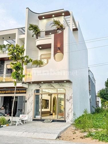 NHÀ PHỐ GIÁ HẺM NHƯNG Ô TÔ VÀO TẬN NƠI – TẶNG NỘI THẤT – TP. THỦ DẦU M