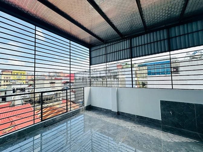 Bán nhà phố Hoàng Quốc Việt Cầu Giấy Hà Nội, ngõ phân lô ô tô tránh 