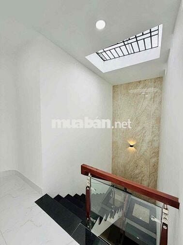 Nhà Mới Xây 100% DT 5x18 1Trệt 2Lầu 4Pn 3Wc Full Nội Thất Mới Hẻm Ôtô