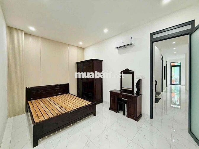 Nhà Mới Xây 100% DT 5x18 1Trệt 2Lầu 4Pn 3Wc Full Nội Thất Mới Hẻm Ôtô