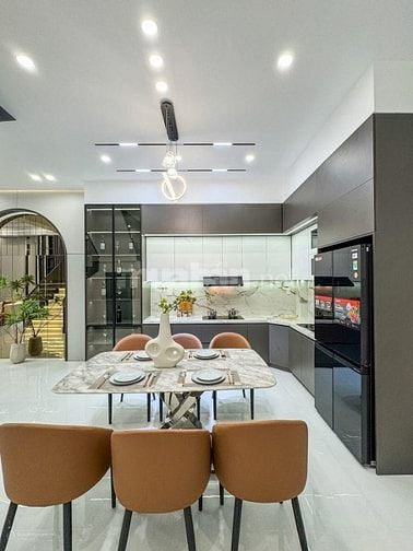 NHÀ PHỐ GIÁ HẺM NHƯNG Ô TÔ VÀO TẬN NƠI – TẶNG NỘI THẤT – TP. THỦ DẦU M