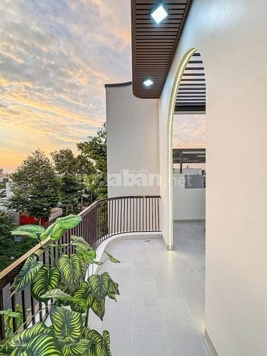 NHÀ PHỐ GIÁ HẺM NHƯNG Ô TÔ VÀO TẬN NƠI – TẶNG NỘI THẤT – TP. THỦ DẦU M