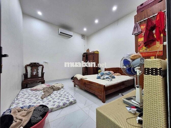 Hơn 2 tỷ có nhà đẹp Định Công Thượng-Oto tránh 40m-62m*2T;3N