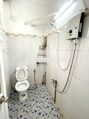 Phòng Q1 gần nhà thờ Đức Bà – tầng 3, 50m2 chỉ 7tr/tháng 🌸