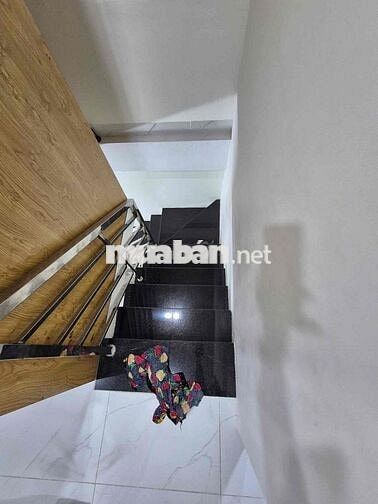 Hơn 2 tỷ có nhà đẹp Định Công Thượng-Oto tránh 40m-62m*2T;3N