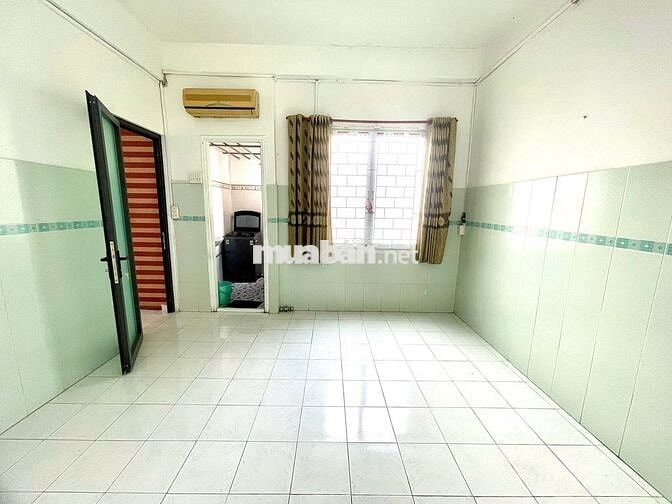 Phòng Q1 gần nhà thờ Đức Bà – tầng 3, 50m2 chỉ 7tr/tháng 🌸