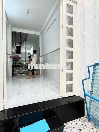 CHÍNH CHỦ CHO THUÊ NHÀ NGUYÊN CĂN QUẬN 4- NHÀ MỚI - 3 PHÒNG NGỦ 2 WC