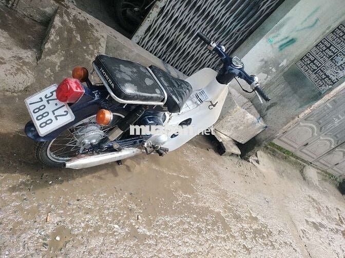 Cần bán chiếc cúp như hình giấy tờ đầy đủ