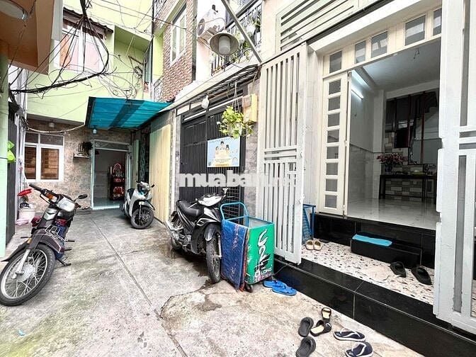 CHÍNH CHỦ CHO THUÊ NHÀ NGUYÊN CĂN QUẬN 4- NHÀ MỚI - 3 PHÒNG NGỦ 2 WC