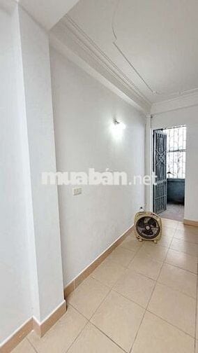 Bán Nhà Chính Chủ, 4 Tầng, Sổ Đỏ Cầm Tay, 5 Phút Tới Time City