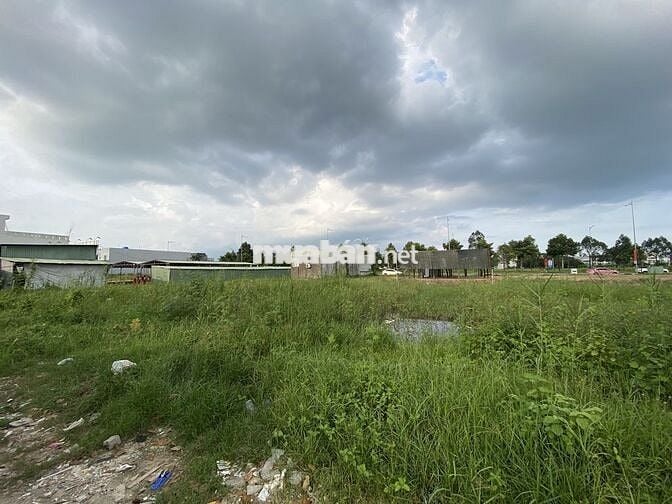 Đất ngay trung thương mại Aeon Mall