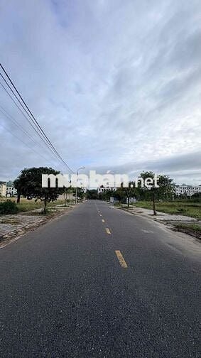 Chính chủ bán đất đối diện công viên trục chính vào chung cư ori