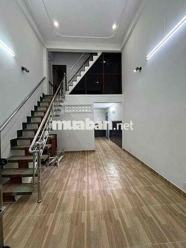 CHO THUÊ NGUYÊN CĂN NHÀ HẺM XE TẢI THÔNG,NHÀ SẠCH SẼ DỌN VÀO Ở NGAY