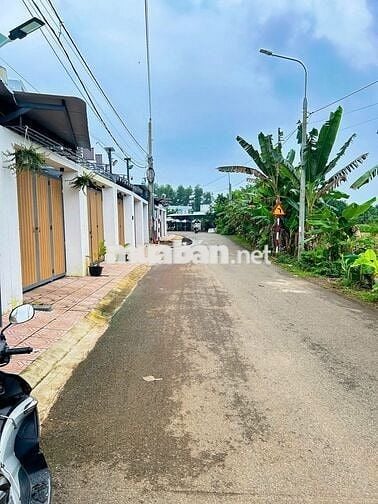 Bán gấp nhà cấp 4 mới xây Phường Bảo Vinh sổ riêng thổ cư chỉ hơn 1 TỶ