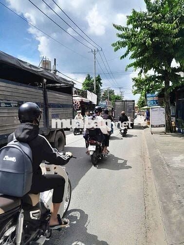 Bán nhà Mặt tiền Đ.Nguyễn Thị Tiểu kinh doanh buôn bán sầm uất