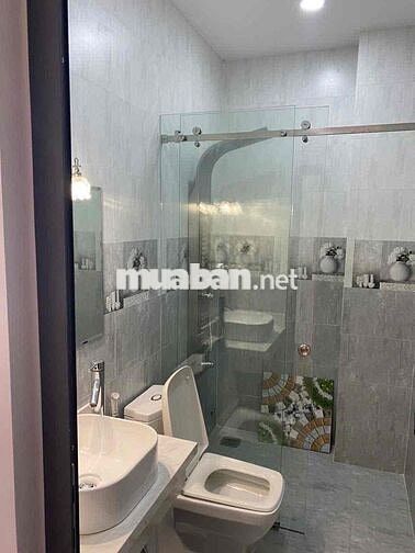 CHO THUÊ NHÀ MỚI XE HƠI TRONG NHÀ