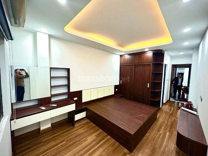 Bán gấp nhà Xuân thủy, Cầu giấy thang máy gần ngõ ô tô giá nhỉnh 12tỷ