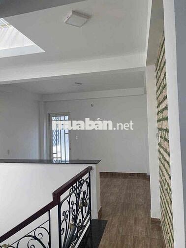 Nhà Mới Hẻm 8m xe hơi đậu trong nhà đg PVC P14: 4x16m, 3 lầu, 4pn, 5wc