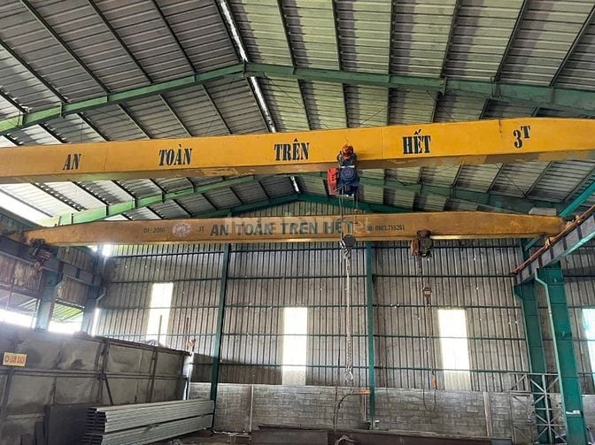 Kho xưởng cho thuê mặt tiền Quốc Lộ 1A , Quận 12 , DT: 1,600m2