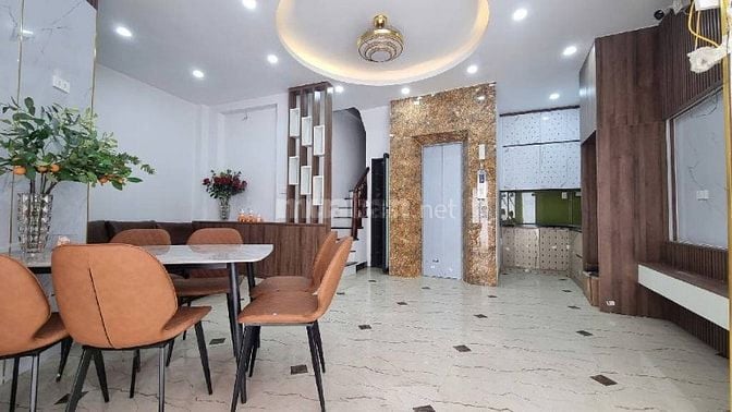 Bán Nhà Đẹp - Hoàng Quốc Việt chính chủ, giao dịch ngay