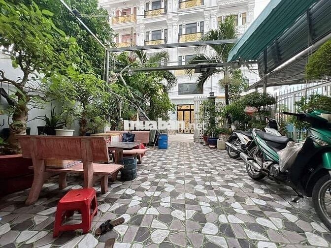 Cần cho thuê nhà mặt tiền 688 /... Đường Hương Lộ 2, Bình Tri Đông