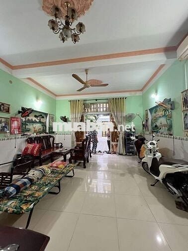 Cần cho thuê nhà mặt tiền 688 /... Đường Hương Lộ 2, Bình Tri Đông