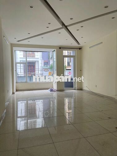 Cho thuê mặt tiền KD 285 CMT8 ngay Hà Đô Centrosa nhà 5 lầu thang máy