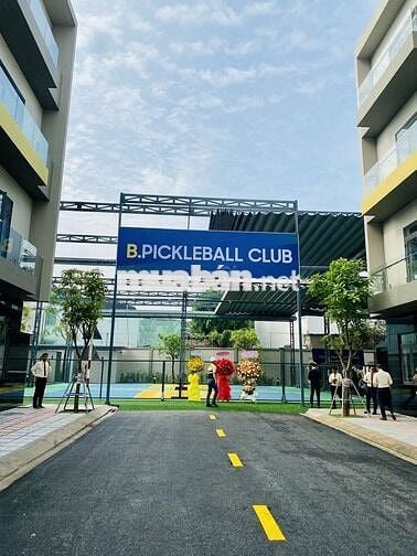 NHÀ PHỐ DĨ AN GẦN CỤM 5.000 CĂN HỘ BCONS