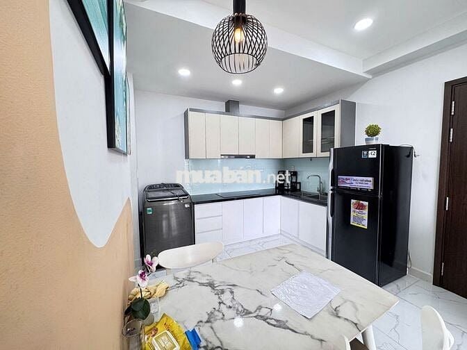 Cho thuê căn 1 phòng ngủ full nội thất cao cấp Charm City, vào ở ngay