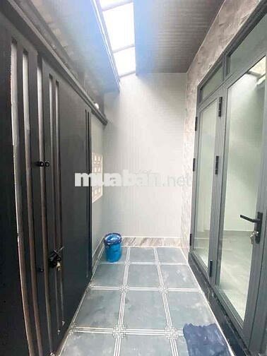 Nhà chủ bán gấp. ngay TT quận 7 phường phú mỹ. sát trục đường NTT