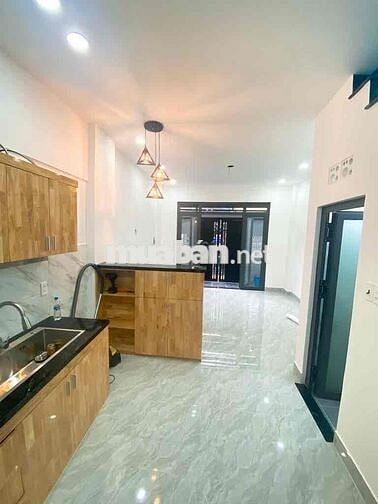 Nhà chủ bán gấp. ngay TT quận 7 phường phú mỹ. sát trục đường NTT