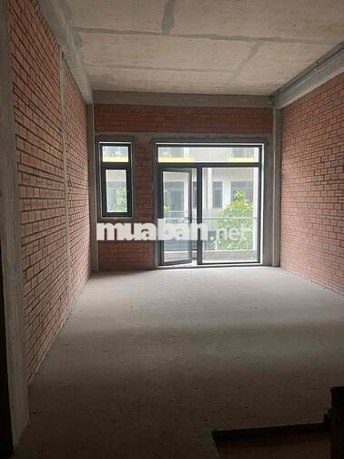 Nhà phố liền kề, sổ sẵn có hoàn công, nở hậu, trong khu compound