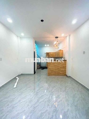 Nhà chủ bán gấp. ngay TT quận 7 phường phú mỹ. sát trục đường NTT