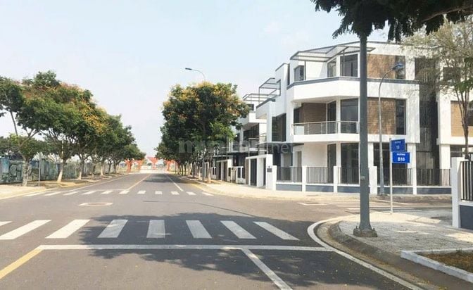 Bán đất trung tâm Quận 9 đường Lã Xuân Oai - Sát Vinhome -Giá 30tr/m2