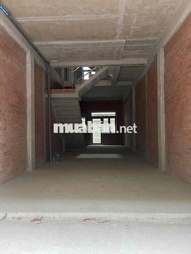 Nhà phố liền kề, sổ sẵn có hoàn công, nở hậu, trong khu compound