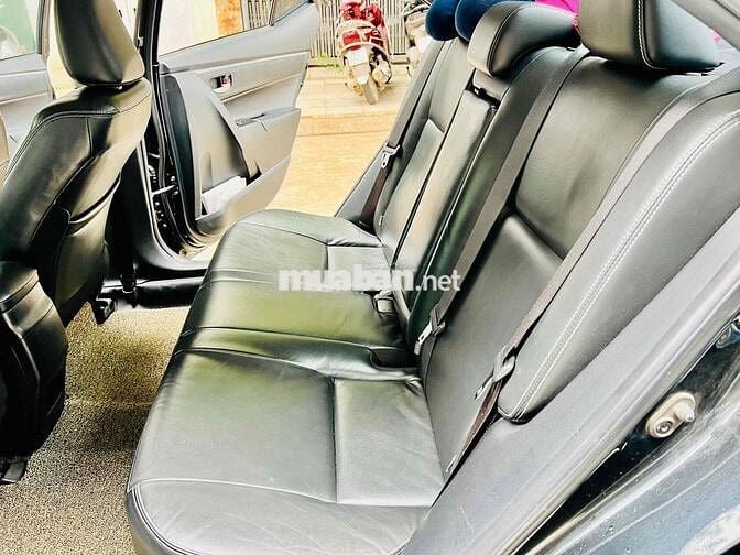 Chính chủ bán Toyota Corolla Altis 2017 1.8G AT