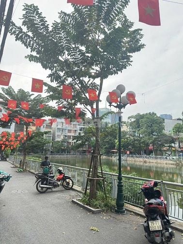 Bán Nhà ĐẤT MẶT HỒ TRUNG KÍNH. NGÕ 110 TRẦN DUY HƯNG CẦU GIẤY DT 88 M 