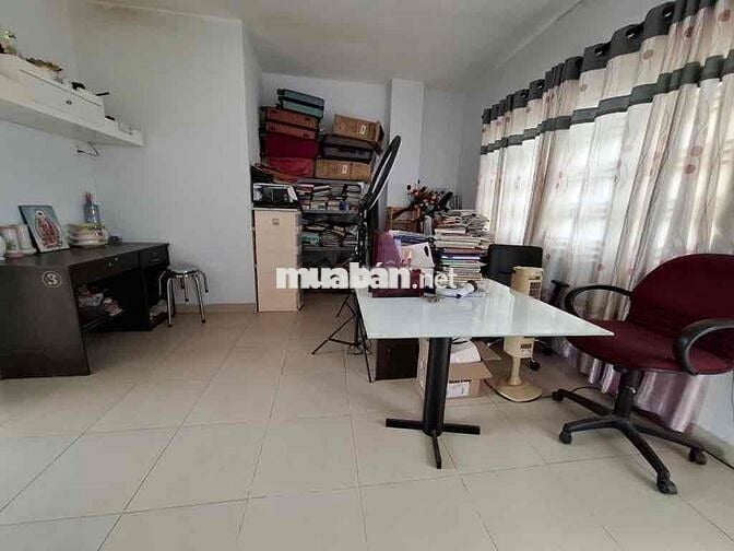 Nhà View công viên Bông Sao, P4,Q8, DT 102m2, Ngan 5,5m