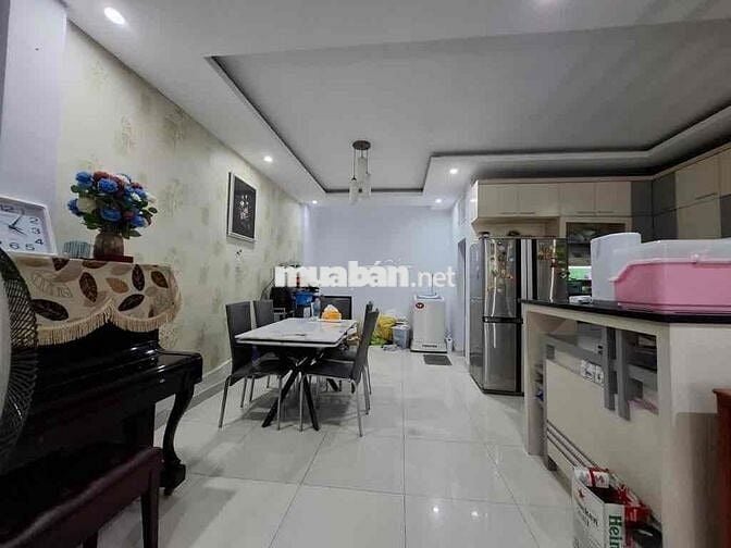 Nhà View công viên Bông Sao, P4,Q8, DT 102m2, Ngan 5,5m