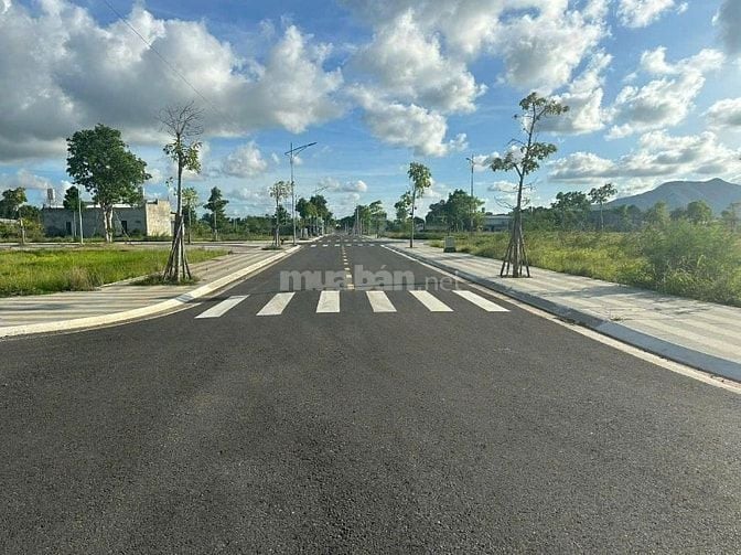 Bán đất trung tâm Quận 9 đường Lã Xuân Oai - Sát Vinhome -Giá 30tr/m2