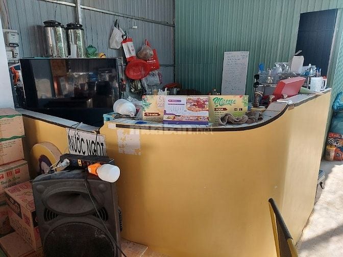 Cần SANG NHƯỢNG (có chỗ ở cả gia đình): quán cafe, tạp hóa cổng trườ