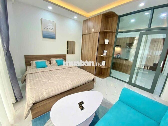 Căn hộ 1PN tách bếp cửa sổ trời đón nắng, full nội thất, sofa lớn
